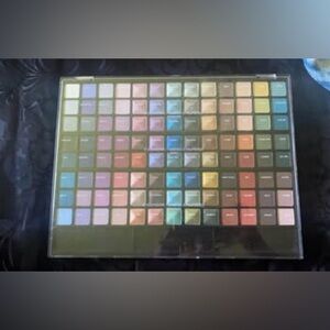 Eyeshadow pallet